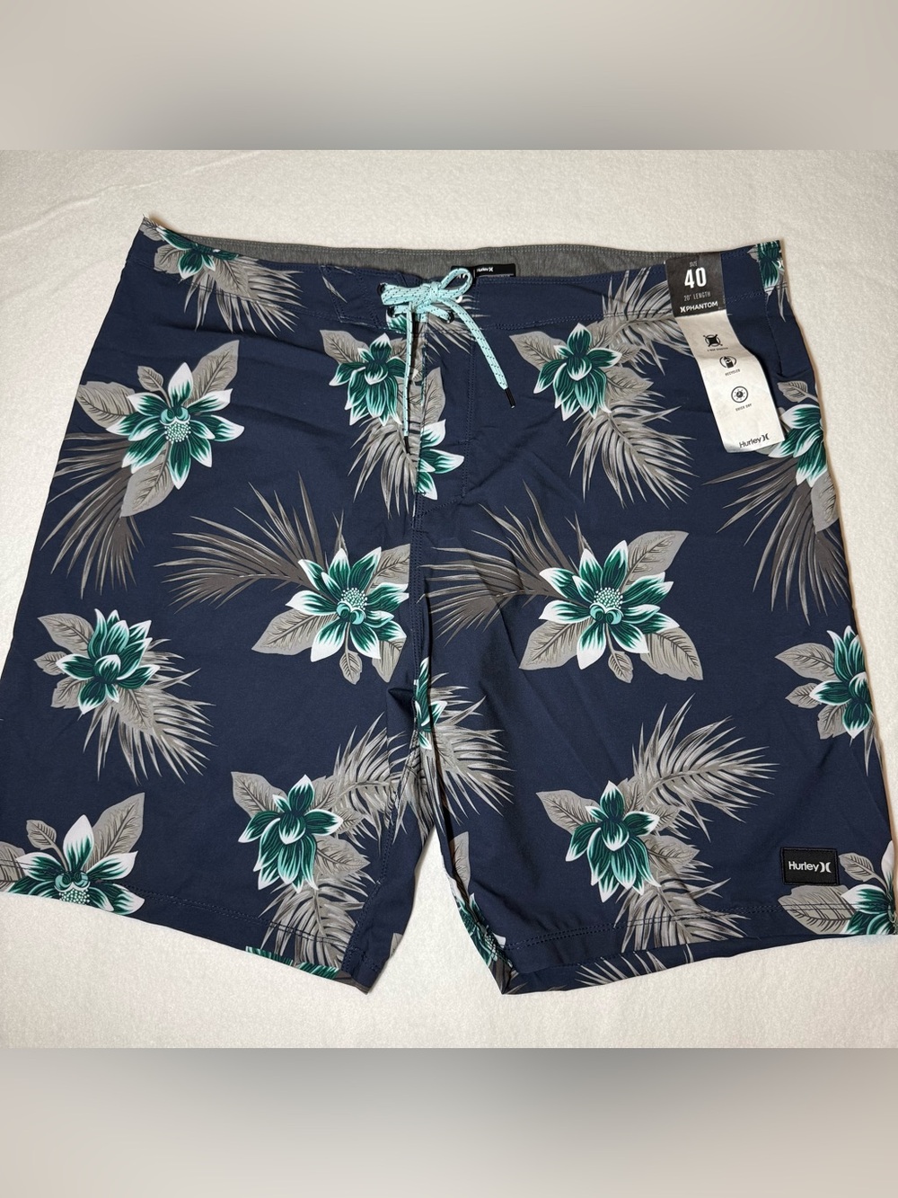 NWT Hurley Phantom Weekender 20-inch Board Shorts Dark Blue Floral Print Sz 40